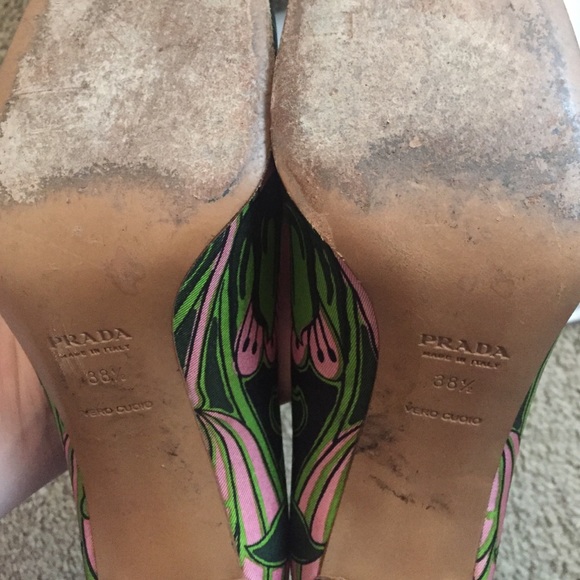 Prada heels size 38 1/2 - Picture 3 of 4
